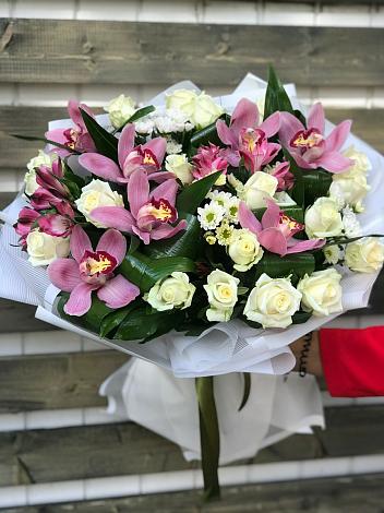 Букет цветов из: Розы и Хризантемы в Хабезе