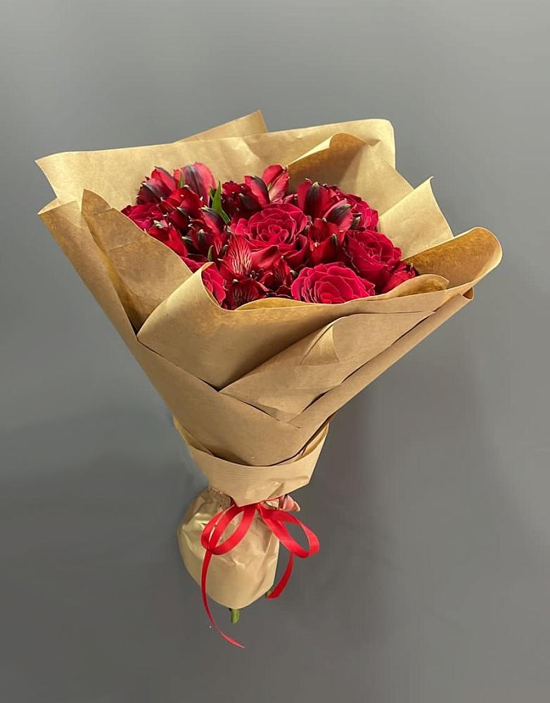 Букет цветов из: Альстромерии и Розы в Хабезе