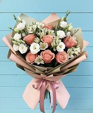 Букет цветов из:  Розы, Альстромерии и Лизиантусы #REPLACE_PRED# Хабезе