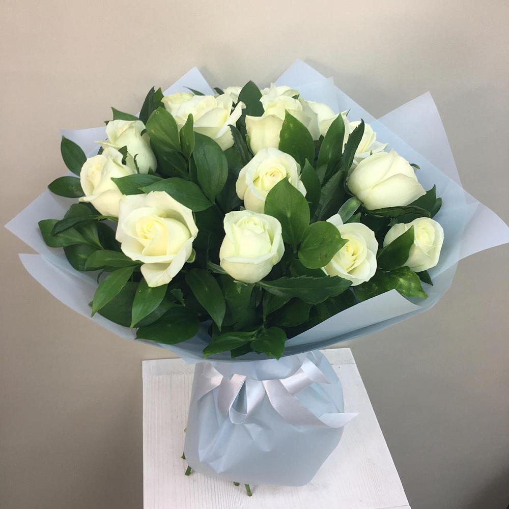 Букет 15 Белых роз Проуд в Хабезе