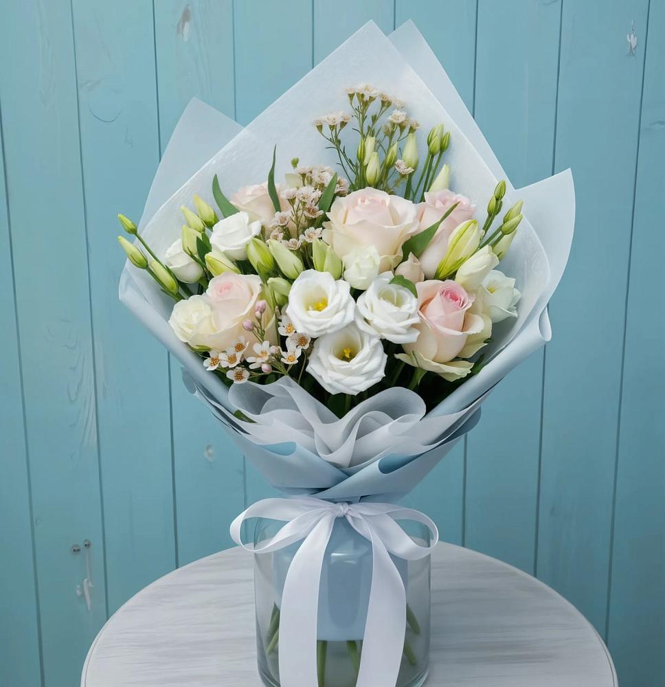 Букет цветов из: Розы и Лизиантусы в Хабезе