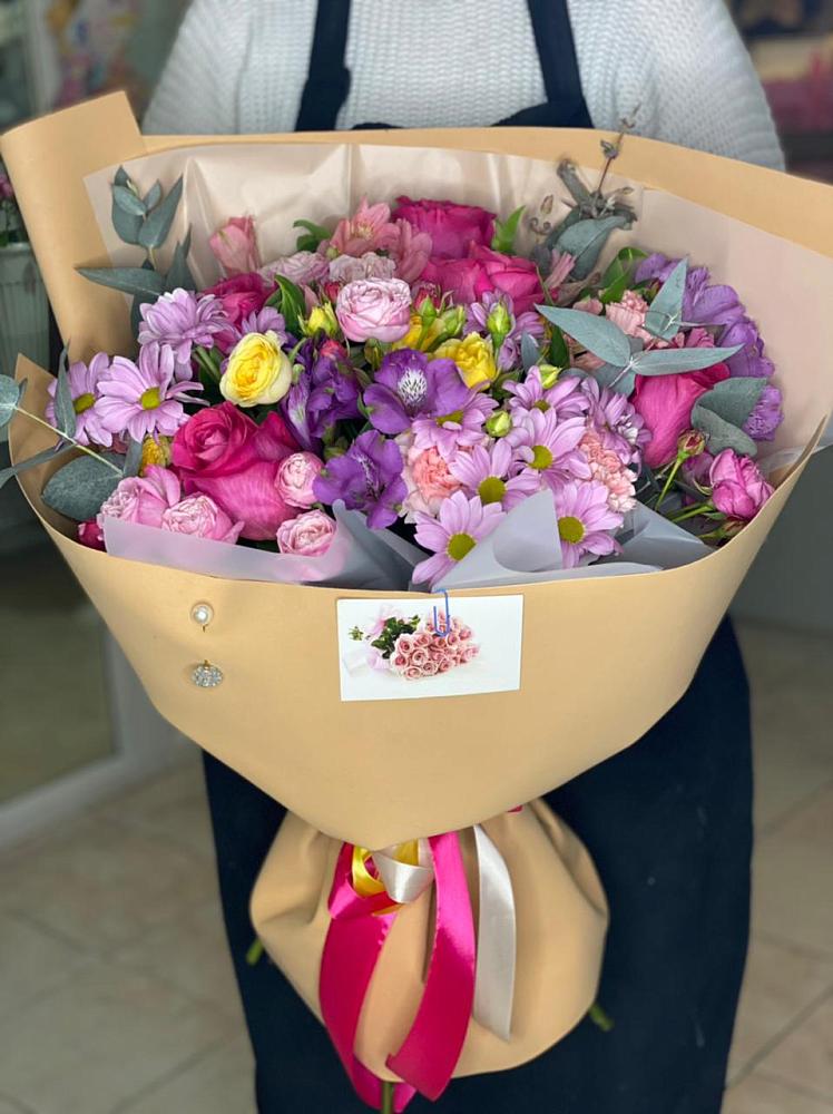 Букет цветов из: Хризантемы, Гвоздики и Альстромерии в Хабезе