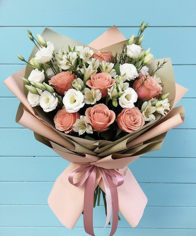 Букет цветов из: Розы, Альстромерии и Лизиантусы в Хабезе