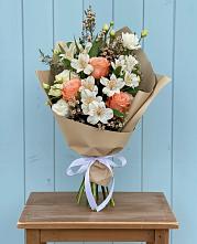 Букет цветов из:  Альстромерии, Лизиантусы, Розы и Хризантемы #REPLACE_PRED# Хабезе