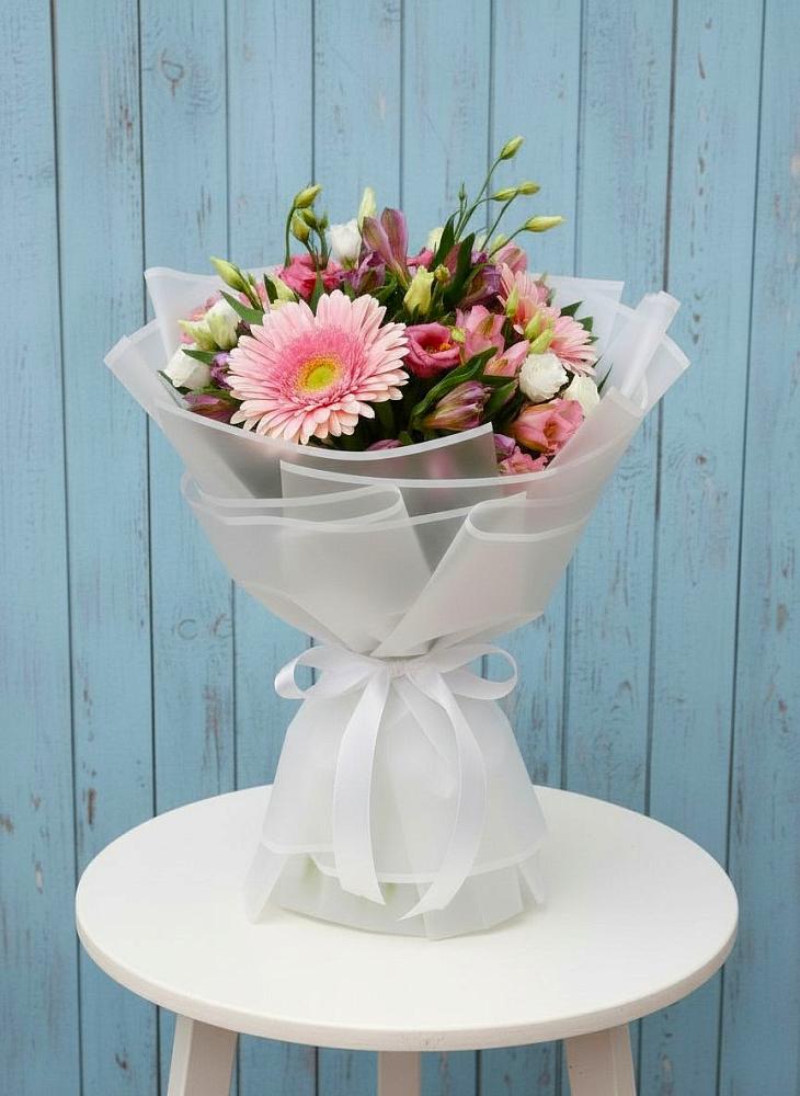 Букет цветов из: Герберы, Альстромерии и Лизиантусы в Хабезе