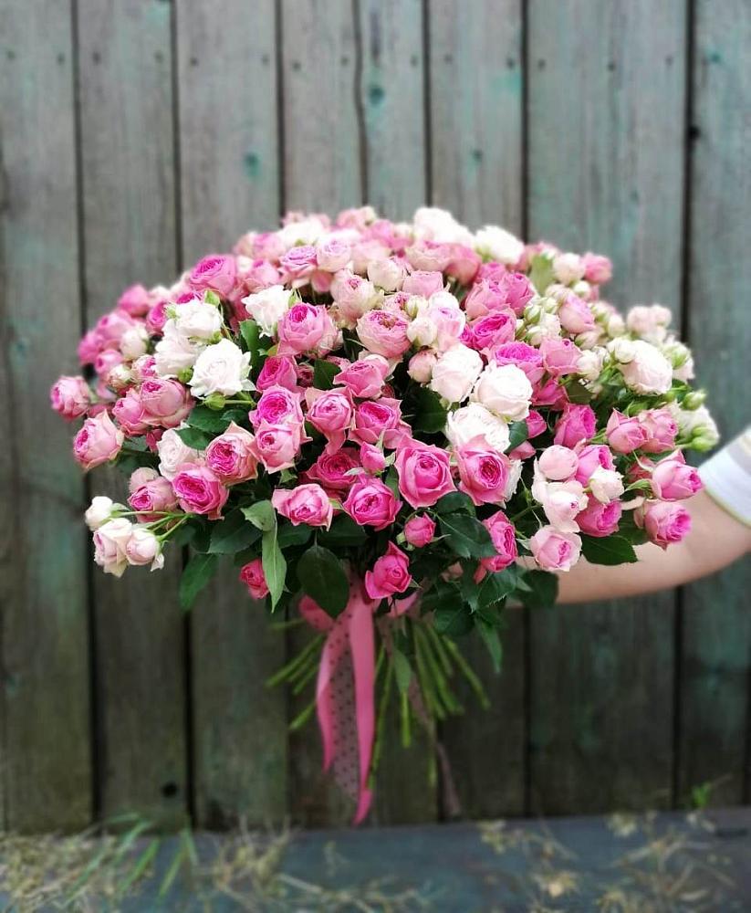 Букет Розовые кустовые розы Натали и Лав Лидия в Хабезе