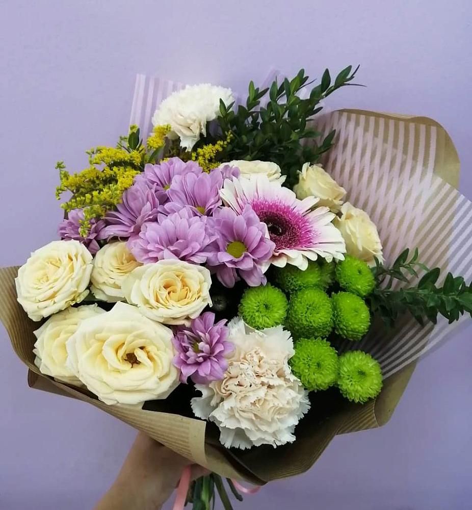 Букет цветов из: Хризантемы, Розы, Гвоздики и Герберы в Хабезе