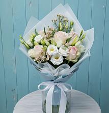 Букет цветов из:  Розы и Лизиантусы в Хабезе