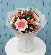 Букет цветов из:  Герберы, Альстромерии и Лизиантусы #REPLACE_PRED# Хабезе