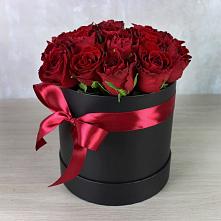 Цветочная композиция из Розы в шляпной коробке в Хабезе